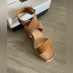 Dolce Vita Panko Stud Caramel Suede wedges size 7